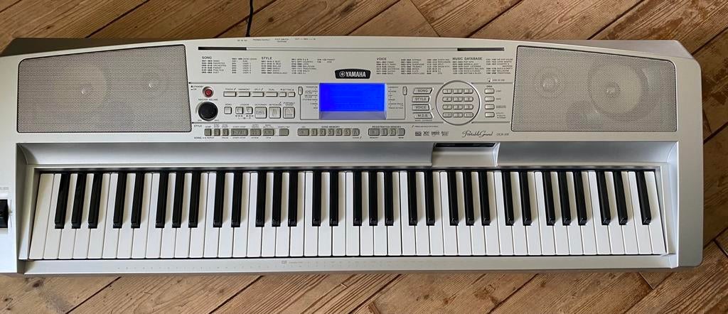 Yamaha DGX-300 piano keyboard, Muziek en Instrumenten, Keyboards, Gebruikt, Yamaha, Ophalen of Verzenden, Aanslaggevoelig