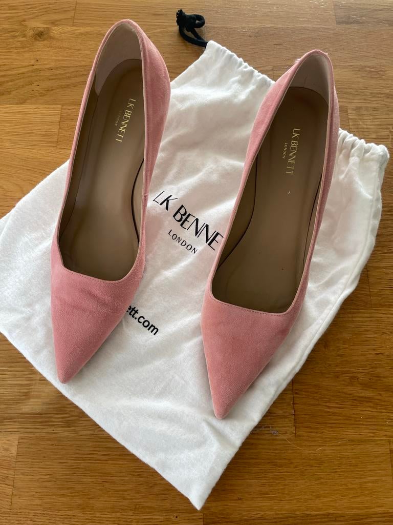Roze suède pumps, maat 39, LK Bennett, Kleding | Dames, Schoenen, Ophalen of Verzenden, Gedragen, Roze, Pumps