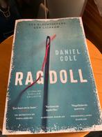 Boek Geschreven door Daniel Cole. Ragdoll, Ophalen of Verzenden, Zo goed als nieuw