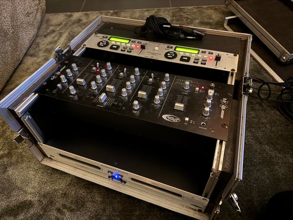 Dubbele cd speler met mixer en flightcase + kabels, Ophalen, Zo goed als nieuw