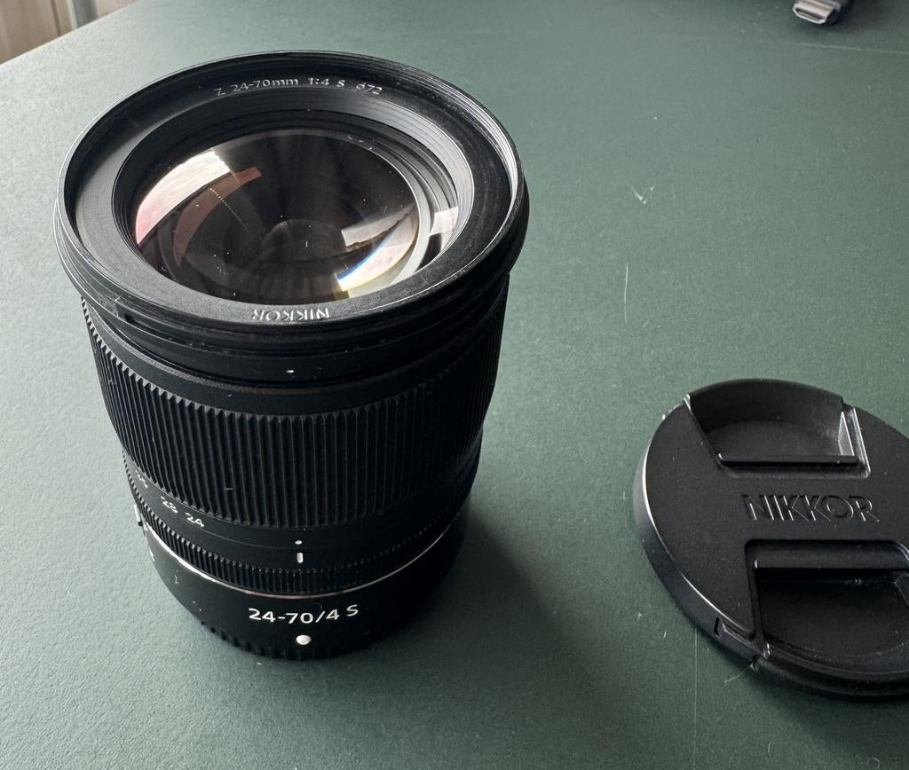 Nikon Nikkor Z 24-70mm f/4 S, Ophalen of Verzenden, Zo goed als nieuw, Standaardlens