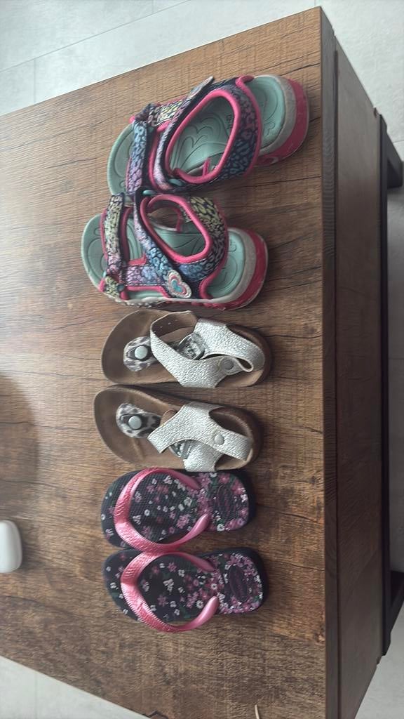 Gratis  slippers sandalen, Ophalen, Meisje, Overige typen, Zo goed als nieuw