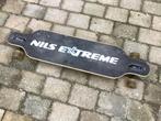 NILS EXTREME Longboard - Zwart/Geel met schedelprint, Ophalen of Verzenden, Gebruikt, Skateboard, Longboard