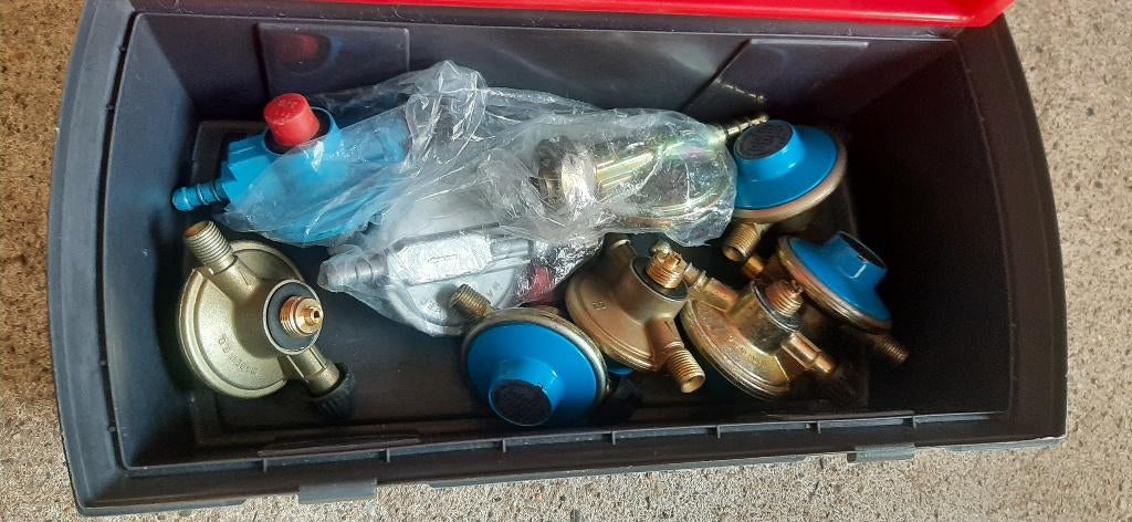diverse gas regelaars, Caravans en Kamperen, Ophalen, Zo goed als nieuw