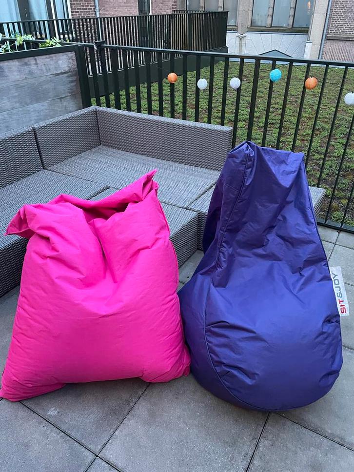 Gratis af te halen: Roze en paarse zitzakken (2 stuks), Huis en Inrichting, Zitzakken, Gebruikt, Zitzak, Roze, Ophalen