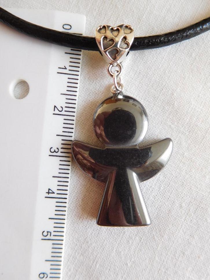 Hematiet  engeltje / popje  (F75628), Sieraden, Tassen en Uiterlijk, Kettinghangers, Nieuw, Steen of Mineraal, Zwart, Met edelsteen