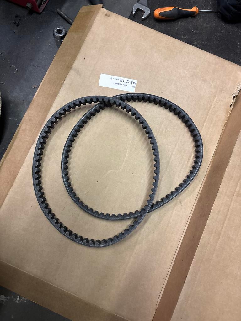 2x V-snaar gebruikt, Ophalen of Verzenden, Gebruikt, Universele onderdelen