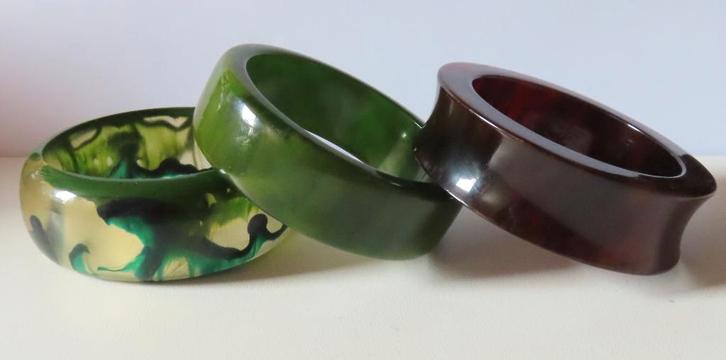 Uit inboedel: Gave armbanden bakeliet pet stuk, incl verzen, Sieraden, Tassen en Uiterlijk, Armbanden, Zo goed als nieuw, Overige materialen