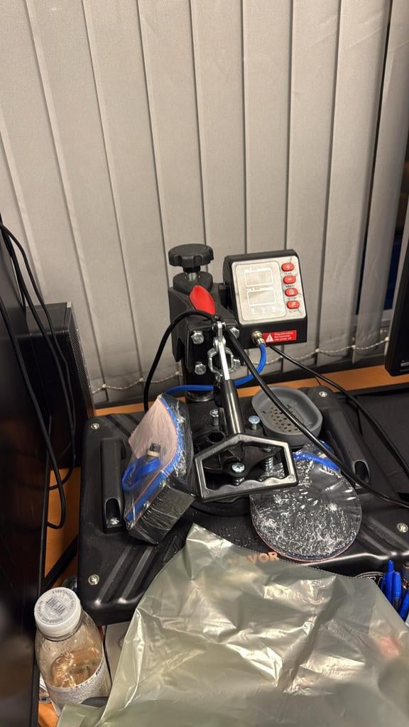 Transferpers met mokkenpers, Ophalen