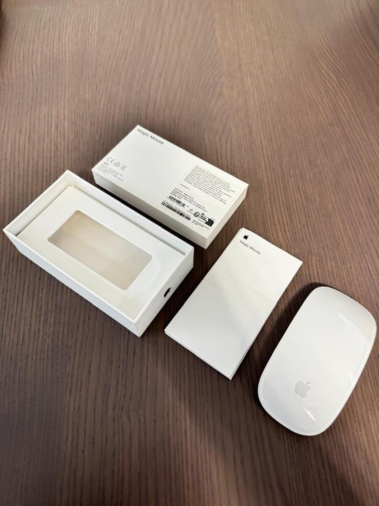 Apple Magic Mouse (1e gen), Computers en Software, Muizen, Muis, Gebruikt, Rechtshandig, Ophalen of Verzenden