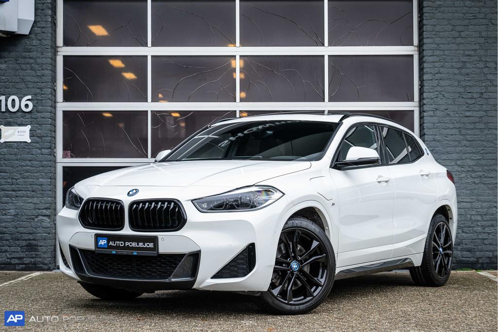 BMW X2 xDrive25e High Executive M sport, Pano, 19LM, M Stoel, Auto's, Automaat, X2, Gebruikt, Zwart