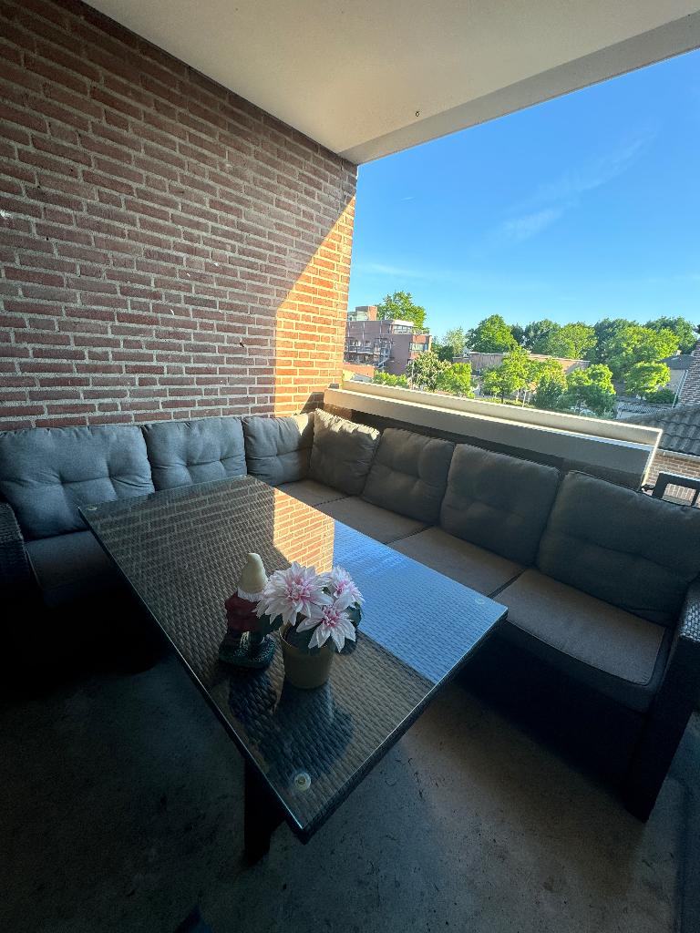 Loungeset (bank+kussen+tafel+glasplaat), Tuin en Terras, Tuinsets en Loungesets, Ophalen, Kunststof, Gebruikt, 6 zitplaatsen