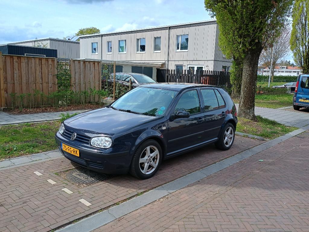 Volkswagen Golf 4 1.6 SR | Rijdend | Liefhebber / Monteur, Auto's, Volkswagen, Particulier, Golf, Climate control, Elektrische ramen