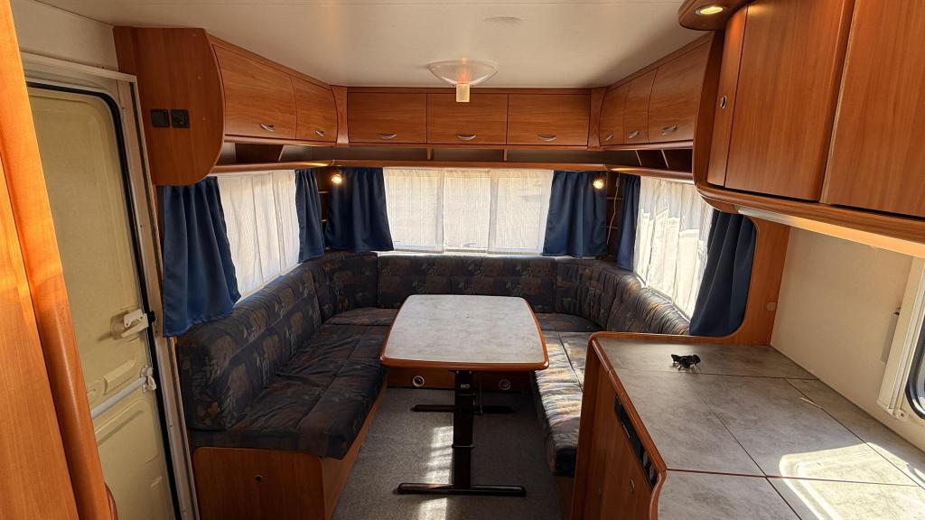 Dethleffs Beduin 540 V bouwjaar 2001 met voortent en luifel, Caravans en Kamperen, Caravans, Schokbreker, Rondzit, Bedrijf, Dethleffs