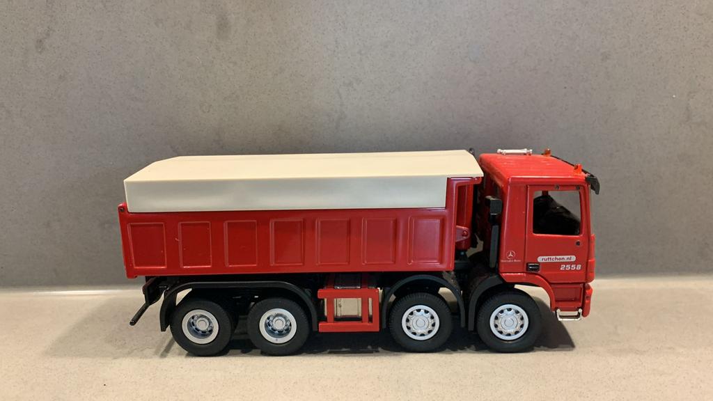 NZG mercedes kipper kiepauto kiepwagen, Hobby en Vrije tijd, Modelauto's | 1:50, Ophalen of Verzenden, Zo goed als nieuw, Bus of Vrachtwagen