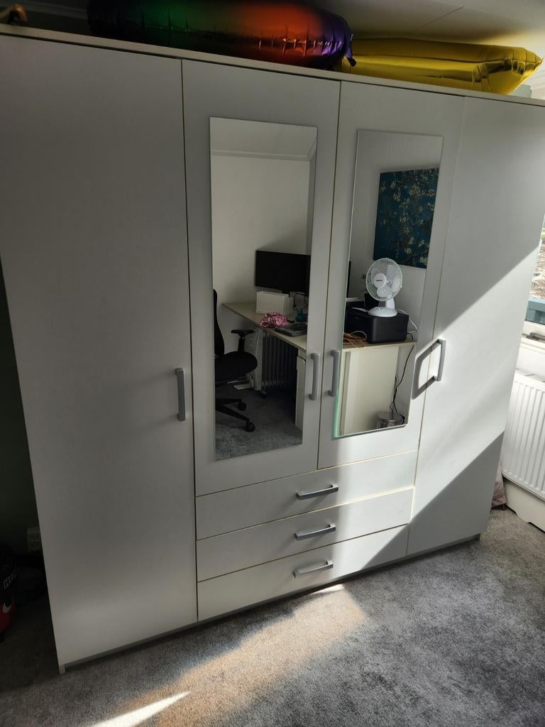 Witte Jysk Vellerup kledingkast met spiegeldeuren en lades, Huis en Inrichting, Kasten | Kledingkasten, Gebruikt, 200 cm of meer