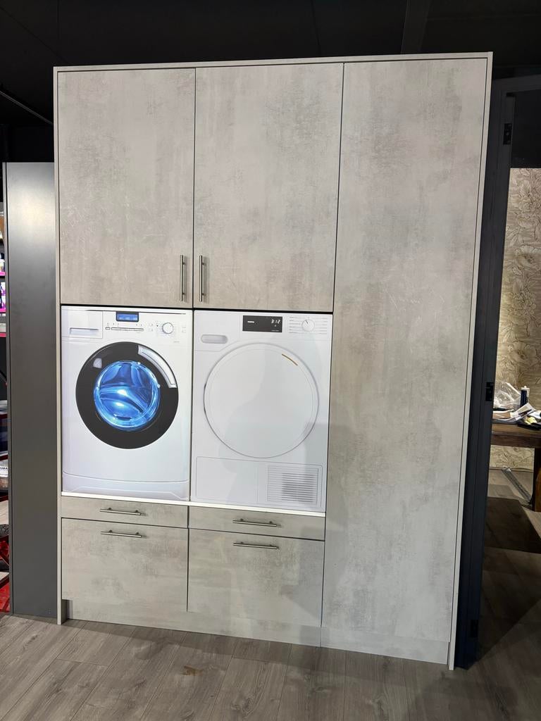 Moderne Wasmachine Kast met Opbergruimte, Huis en Inrichting, Ophalen, Overige materialen, 100 tot 150 cm, 200 cm of meer