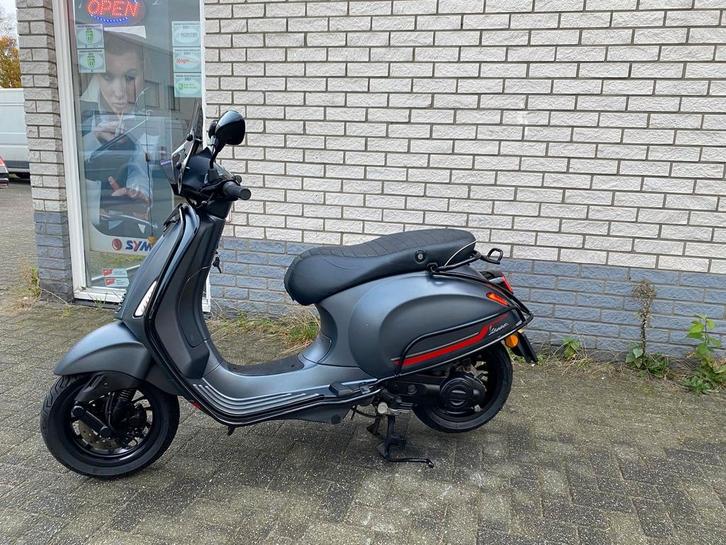 HELE GAVE:VESPA SPRINT S 45KM MAT GREY BJ2021 7000KM VOL, Fietsen en Brommers, Scooters | Vespa