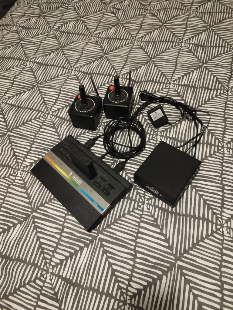 atari 2600 gamemate 2 32 in 1 game 4 controllers, Computers en Software, Vintage Computers, Ophalen