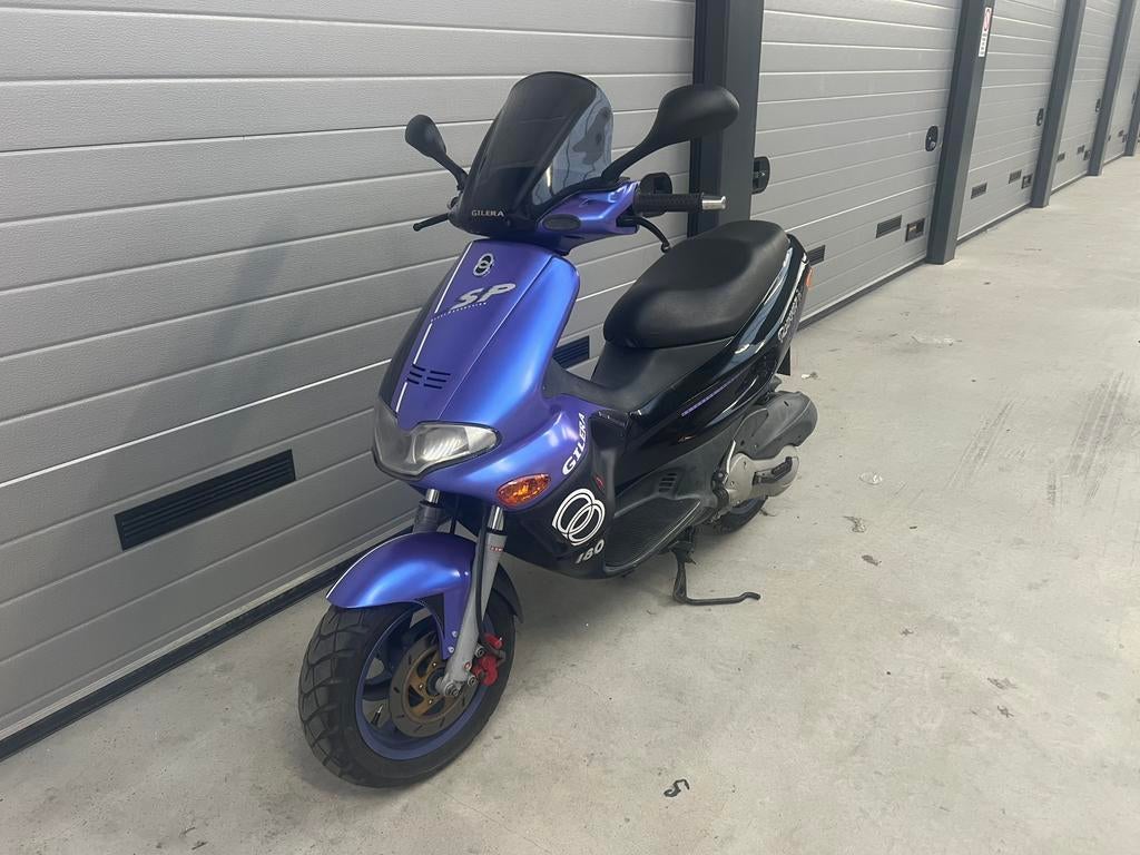 Gilera runner sp 180cc M08 DD violet zwart 9000km, Fietsen en Brommers, Ophalen of Verzenden, Zo goed als nieuw, Benzine, Overige modellen