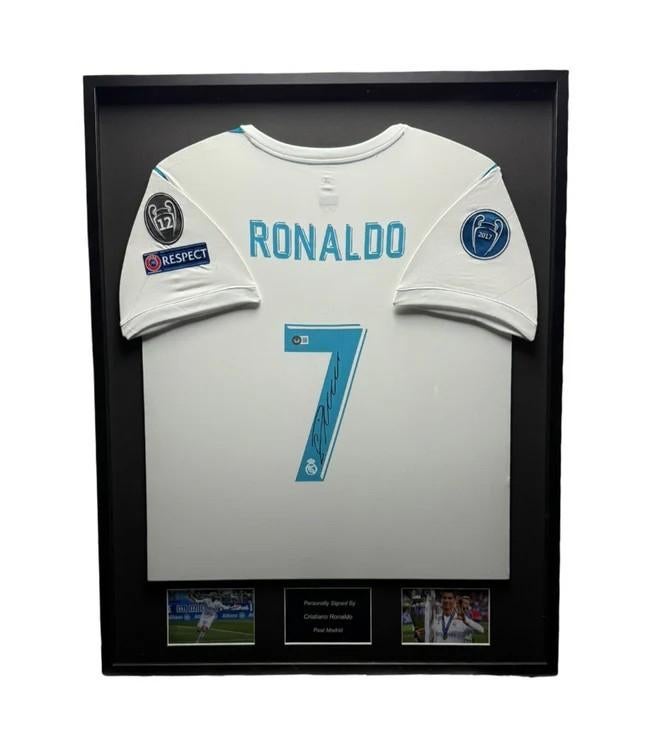 Cristiano Ronaldo Real Madrid 17/18 ingelijst thuis shirt, Verzamelen, Sportartikelen en Voetbal, Buitenlandse clubs, Soccersignings.nl