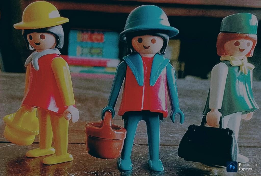 Drie Vrouwen Met Twee Manden En Tas Met Hoeden Op, Ophalen of Verzenden, Zo goed als nieuw, Los playmobil