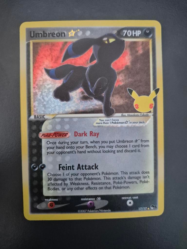 Umbreon 17/17 Celebrations - Mint Pokémon Kaart, Hobby en Vrije tijd, Verzamelkaartspellen | Pokémon, Ophalen of Verzenden, Nieuw