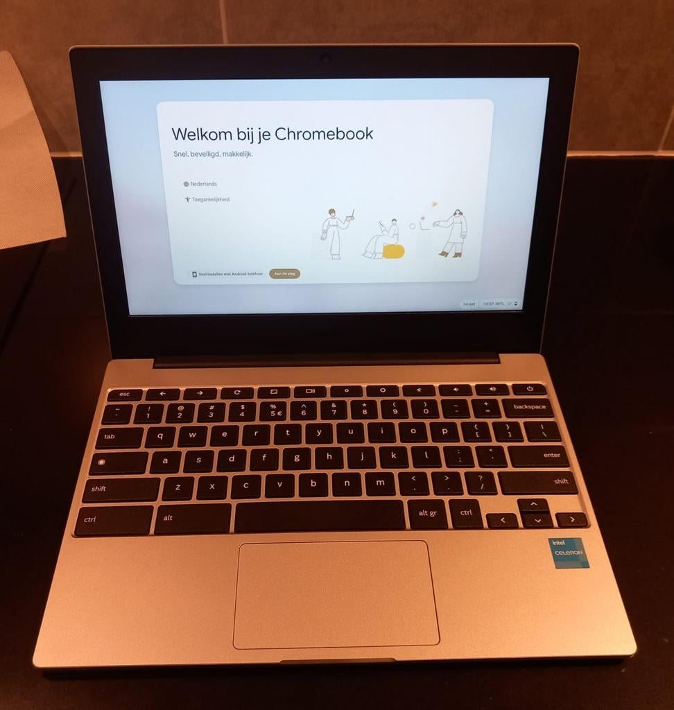 Samsung Galaxy Chromebook Go XE310XDA-KA2NL, Computers en Software, Chromebooks, Ophalen, 4 GB of minder, Zo goed als nieuw, Samsung