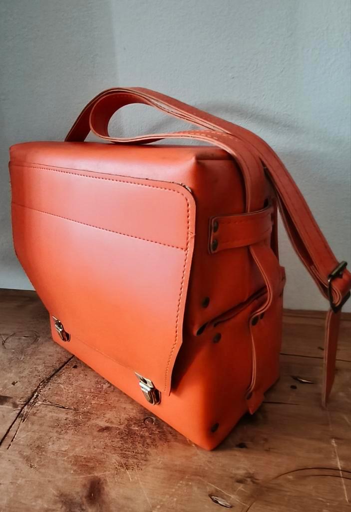 vintage oranje EHBO-tas (verbandtas) uit de jaren '70., Sieraden, Tassen en Uiterlijk, Tassen | Schooltassen, Oranje, Leer, Ophalen