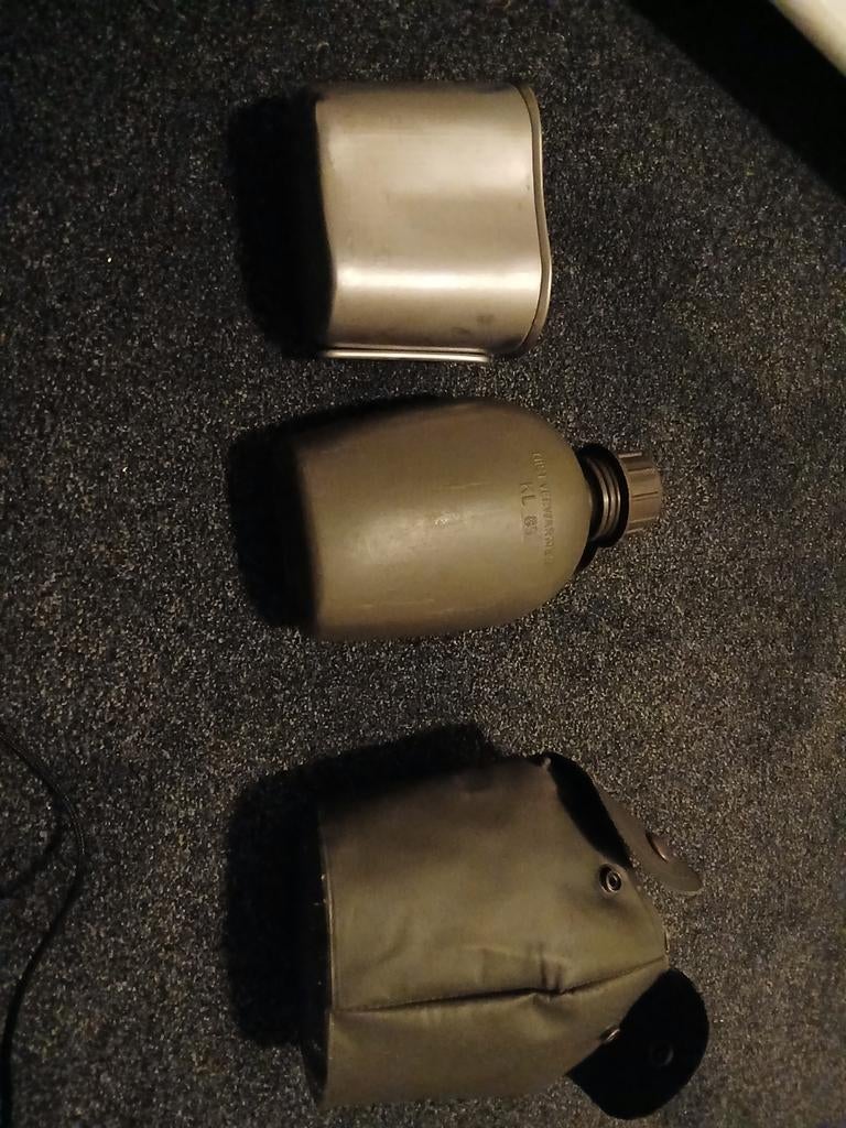 KL veldfles met etensbakje (Van der Laan) en hoes (N.S.N.), Verzamelen, Militaria | Algemeen, Ophalen of Verzenden