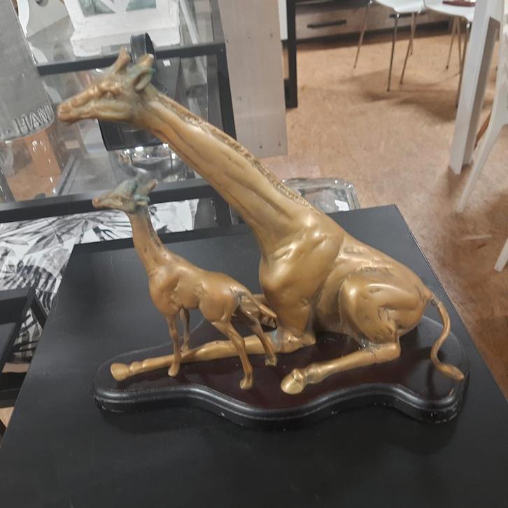 Vintage messing giraffen beeld - Moeder en kind, Verzamelen, Beelden en Beeldjes, Gebruikt, Dier, Ophalen of Verzenden