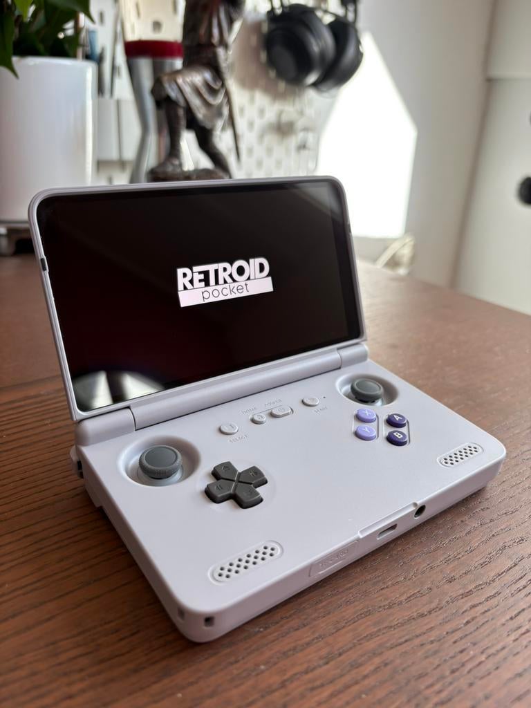 Retroid Pocket Flip 2 (model SD865), Spelcomputers en Games, Spelcomputers | Overige, Ophalen of Verzenden, Retroid, Zo goed als nieuw
