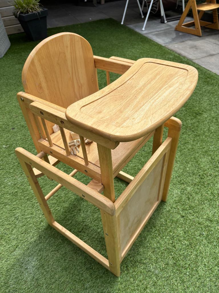 Houten kinderstoel met tafel, Ophalen, Zo goed als nieuw, Overige typen, Afneembaar eetblad