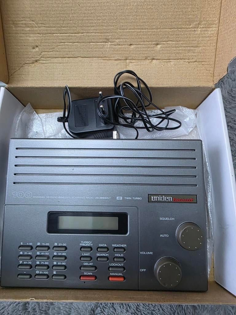 Uniden Bearcat UBC860XLT 500 MHz Scanner, Ophalen of Verzenden, Zo goed als nieuw, 30 tot 200 kanalen