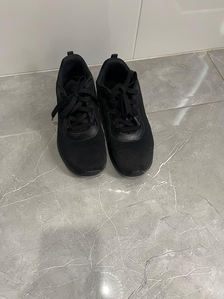 Skechers dames sneakers maat 39, Kleding | Dames, Schoenen, Ophalen of Verzenden, Gedragen, Zwart, Sneakers of Gympen