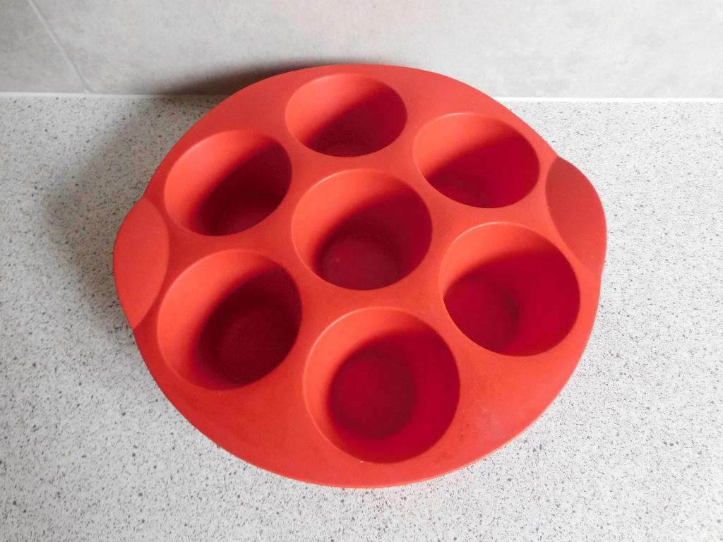 Tupperware Multi Flex Vorm Muffin Rood, Ophalen of Verzenden, Zo goed als nieuw, Rood, Overige typen