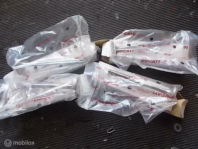 Inlaatkleppen uitlaatkleppen NIEUW set 748 B SP SPS, Nieuw, Ophalen of Verzenden