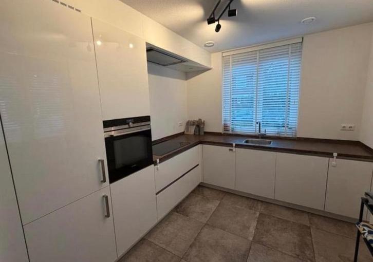 STRAKKE GREEPLOOS KEUKEN + APPARATUUR, Huis en Inrichting, Keuken | Complete keukens, Zo goed als nieuw, Hoekkeuken, Wit, Kunststof