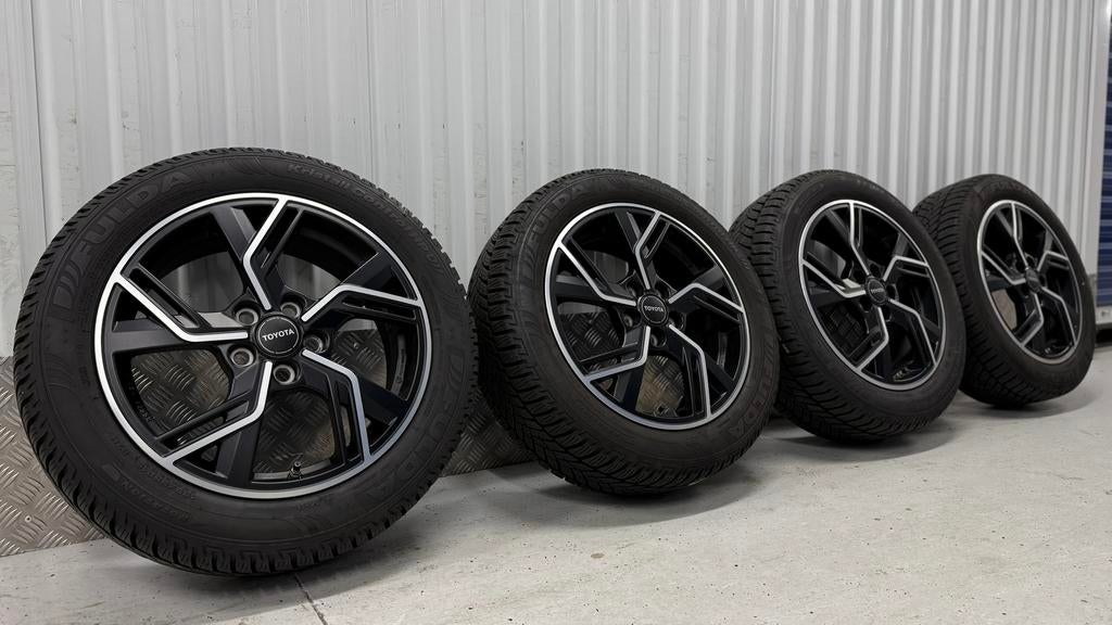 Toyota Yaris 16 Inch Velgen, Auto-onderdelen, Banden en Velgen, Ophalen, Gebruikt, 16 inch, Banden en Velgen