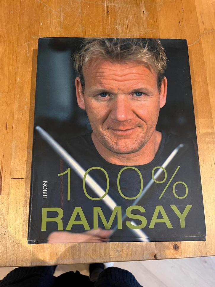 100% Ramsay - Kookboek van Gordon Ramsay, Boeken, Kookboeken, Zo goed als nieuw, Voorgerechten en Soepen, Europa, Ophalen of Verzenden