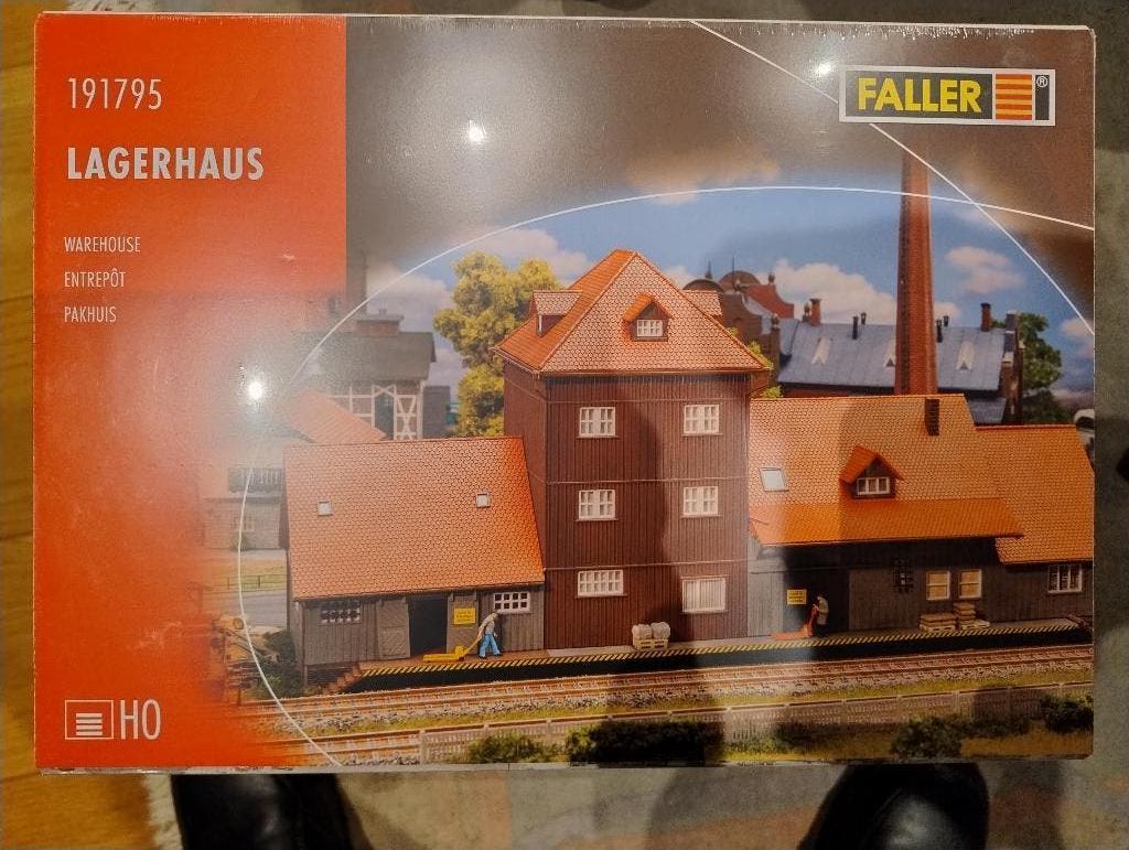 Faller H0 191795 – Lagerhaus., Gelijkstroom of Wisselstroom, Brug, Tunnel of Gebouw, Nieuw, Ophalen