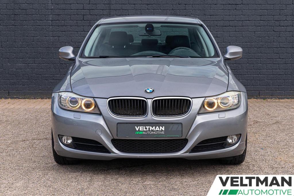 BMW 3-serie 318i Corporate Lease Luxury Line NAVI LEER ORIGI, Euro 5, 4 cilinders, Bedrijf, Handgeschakeld