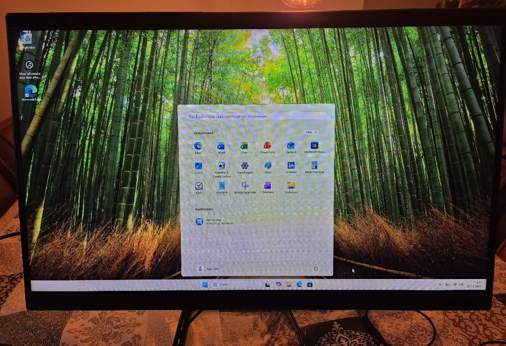 Lenovo AIO met windows 11 en beschadiging aan scherm, Ophalen, Gebruikt, 2 tot 3 Ghz, Met monitor