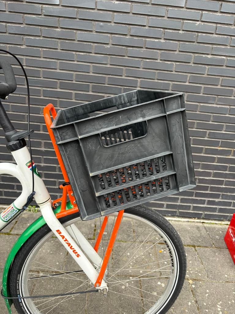 Origineel Batavus fietskrat met voorrek (28 inch), Fietsen en Brommers, Fietsaccessoires | Fietsmanden, Ophalen of Verzenden, Zo goed als nieuw