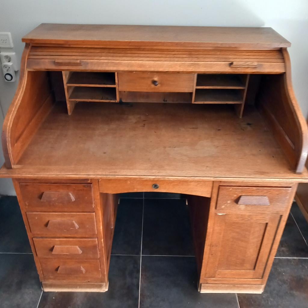 Antiek rolbureau, Ophalen
