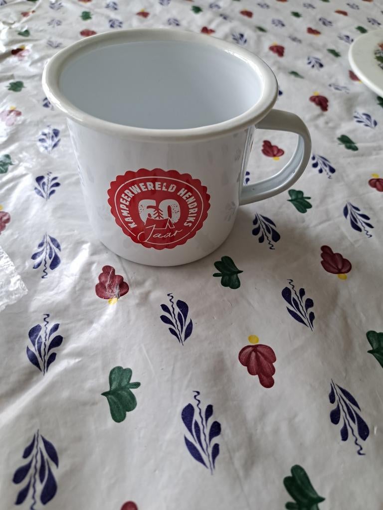 Nieuwe mok kampeerwereld Hendriks., Ophalen of Verzenden, Nieuw, Overige stijlen, Kop(pen) en/of Schotel(s)