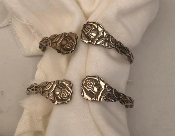 Gero 2 Servetringen bloem roos - Model 941, Antiek en Kunst, Antiek | Bestek, Ophalen of Verzenden