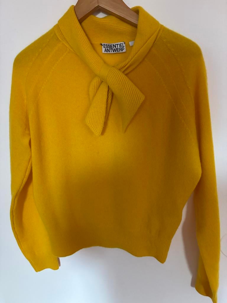 Essentiël Antwerp wollen trui met strikkraag, Ophalen of Verzenden, Nieuw, Maat 38/40 (M), Geel