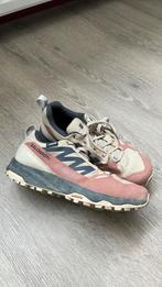 Hiking shoes, Ophalen of Verzenden, Zo goed als nieuw, Sneakers of Gympen
