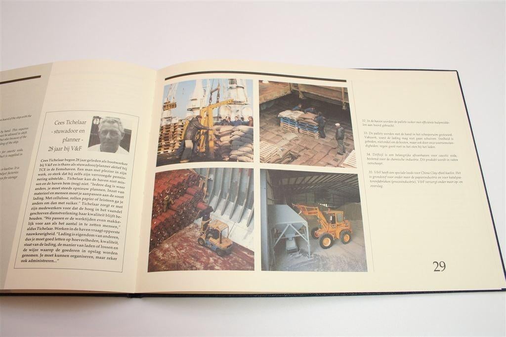 Bedrijfsboek V&F Delfzijl & Eemshaven — Rijk Geïllustreerd, Ophalen of Verzenden, Gelezen